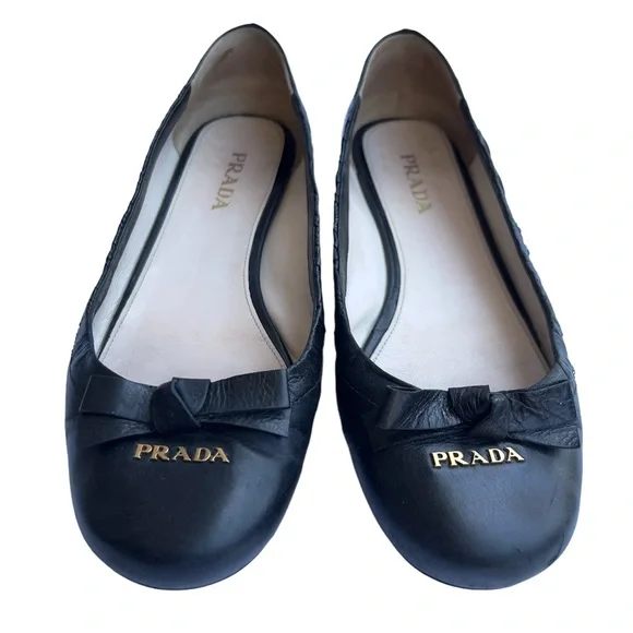 Prada women’s black leather round toe scrunched detail ballet flat shoe Sz 39.5 - Picture 3 of 13